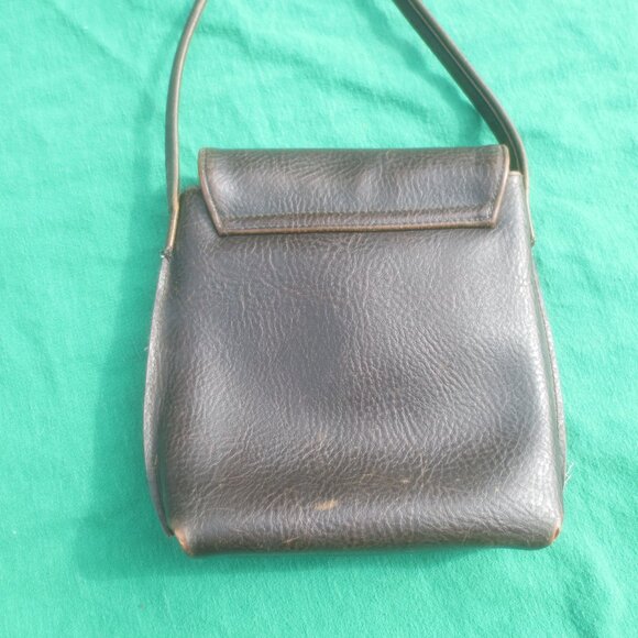 Liz Claiborne Thick Leather Distressed Style Shoulder Pouch Bag. - Picture 6 of 9